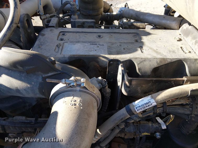 image for item DJ7935 2014 Peterbilt 365 semi truck