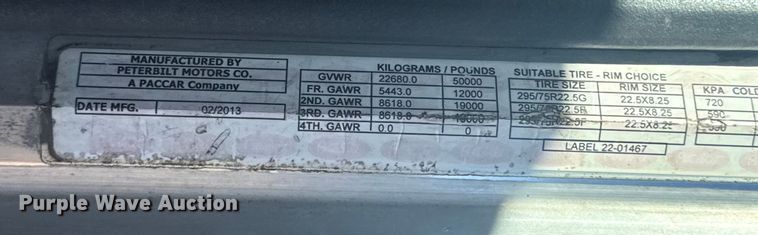 image for item DJ7935 2014 Peterbilt 365 semi truck