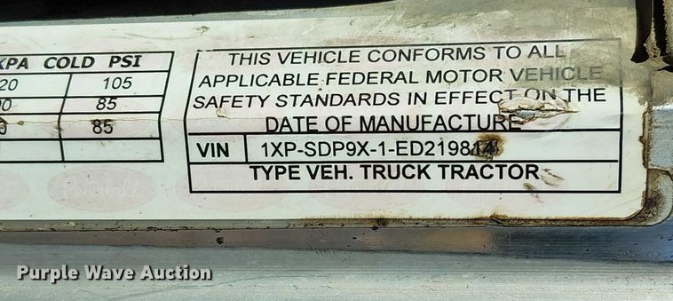 image for item DJ7935 2014 Peterbilt 365 semi truck