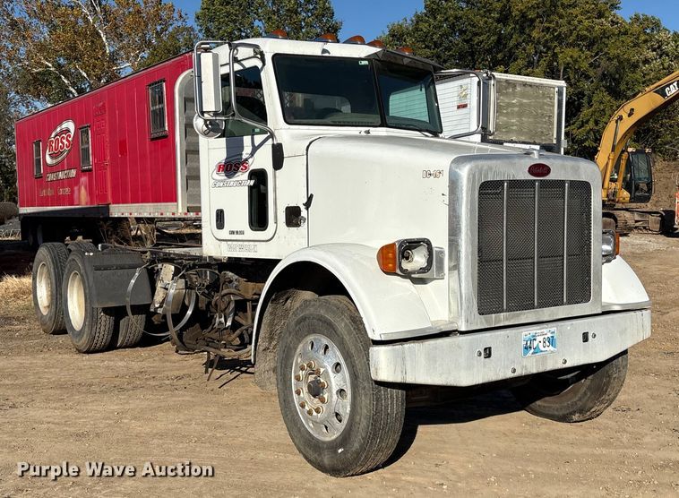 image for item DJ7979 2014 Peterbilt 365 truck cab and chassis