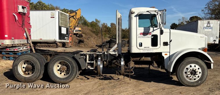 image for item DJ7979 2014 Peterbilt 365 truck cab and chassis