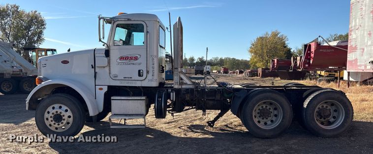 image for item DJ7979 2014 Peterbilt 365 truck cab and chassis