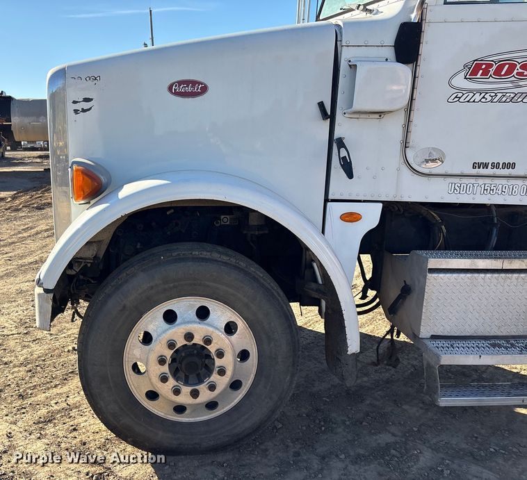 image for item DJ7979 2014 Peterbilt 365 truck cab and chassis