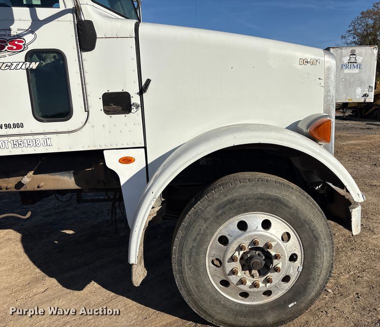 image for item DJ7979 2014 Peterbilt 365 truck cab and chassis