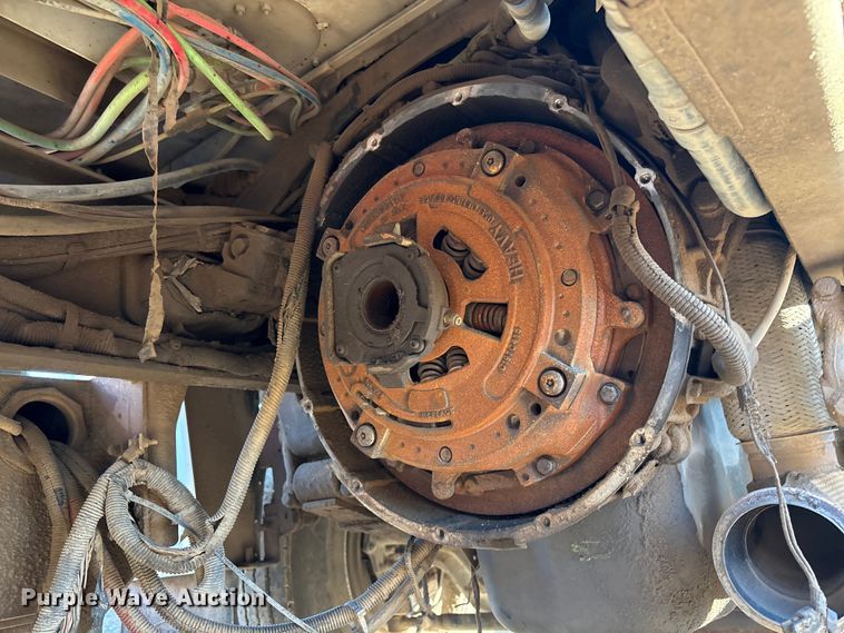 image for item DJ7979 2014 Peterbilt 365 truck cab and chassis