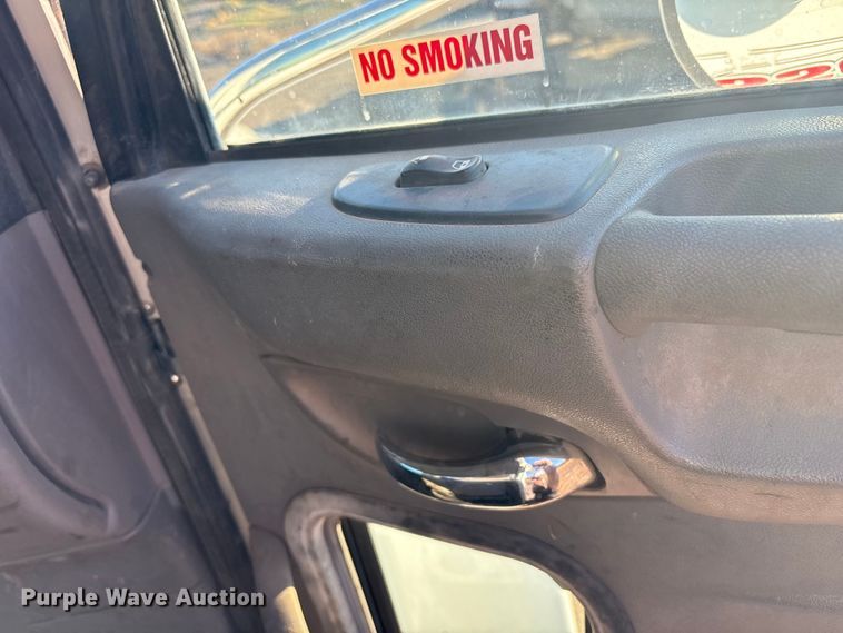 image for item DJ7979 2014 Peterbilt 365 truck cab and chassis