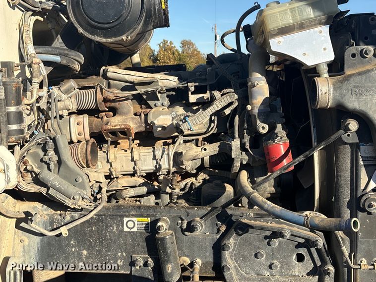 image for item DJ7979 2014 Peterbilt 365 truck cab and chassis