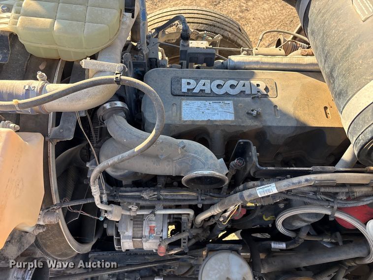 image for item DJ7979 2014 Peterbilt 365 truck cab and chassis