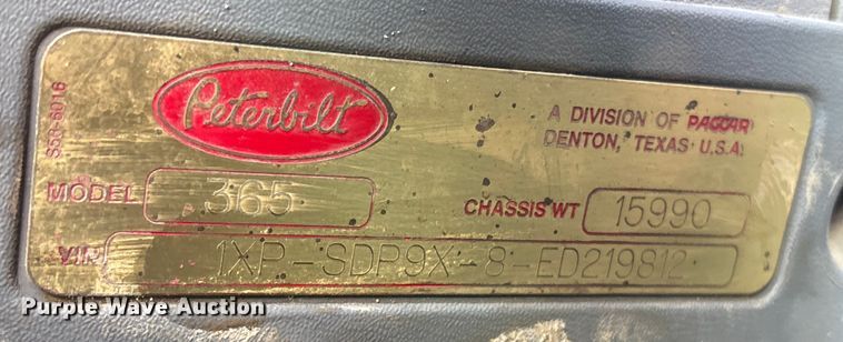 image for item DJ7979 2014 Peterbilt 365 truck cab and chassis