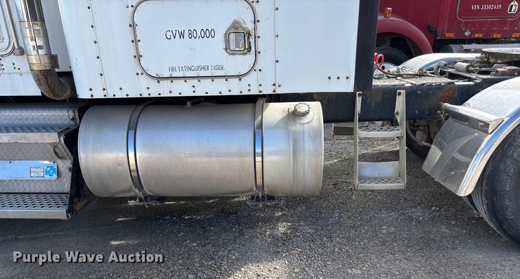 image for item DK0147 1995 Kenworth T800 semi truck