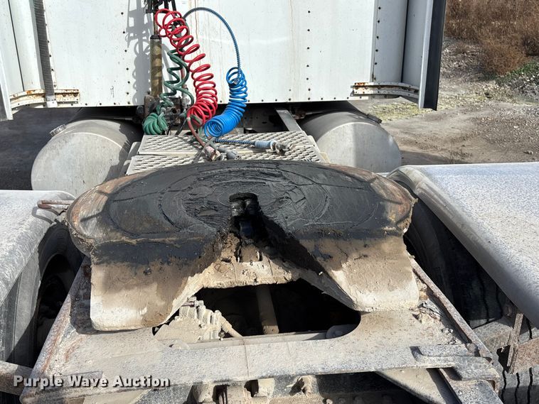 image for item DK0147 1995 Kenworth T800 semi truck