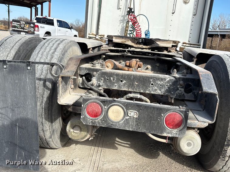 image for item DK0147 1995 Kenworth T800 semi truck