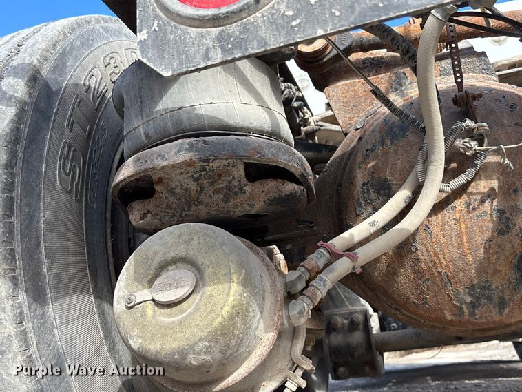 image for item DK0147 1995 Kenworth T800 semi truck