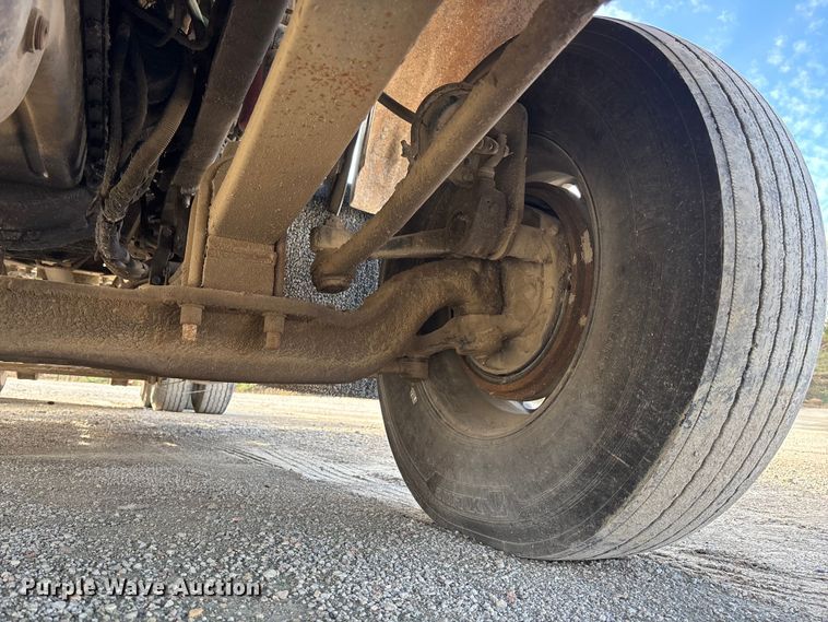 image for item DK0147 1995 Kenworth T800 semi truck