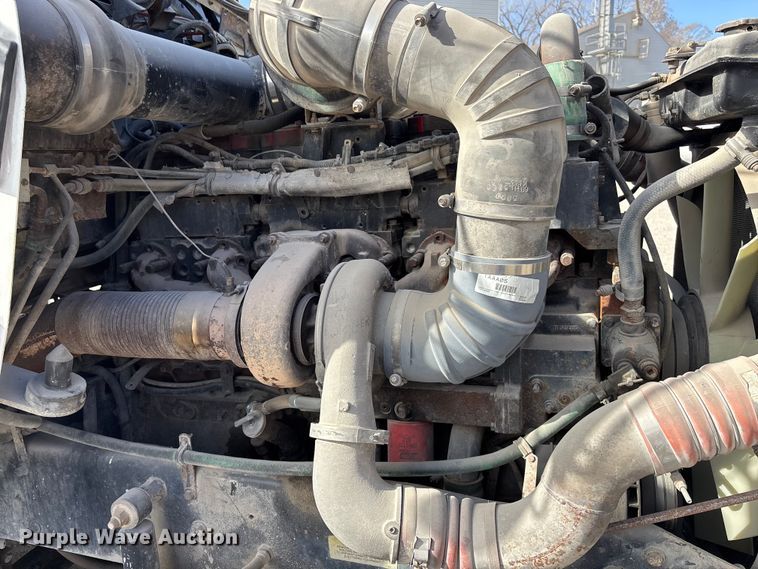 image for item DK0147 1995 Kenworth T800 semi truck