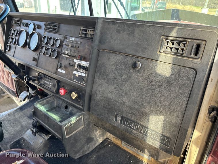 image for item DK0148 1988 Kenworth W9 Series semi truck