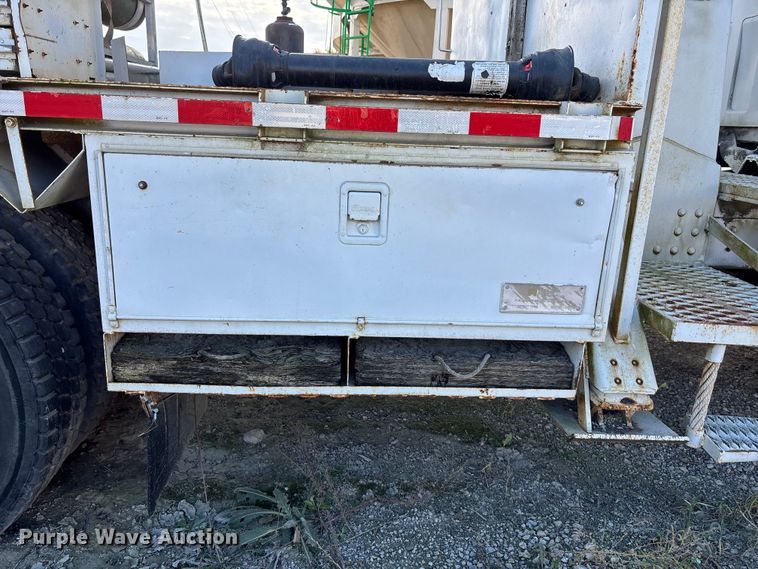 image for item DK0149 1991 GMC C7 crane truck