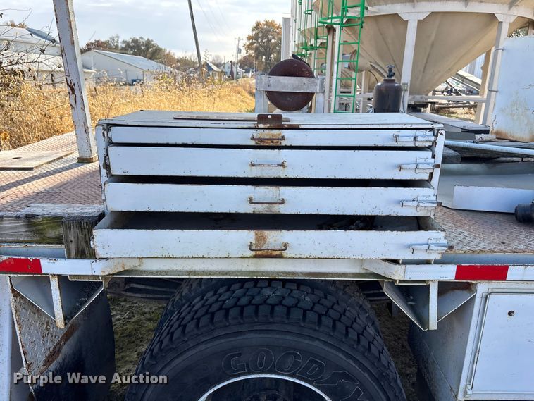 image for item DK0149 1991 GMC C7 crane truck