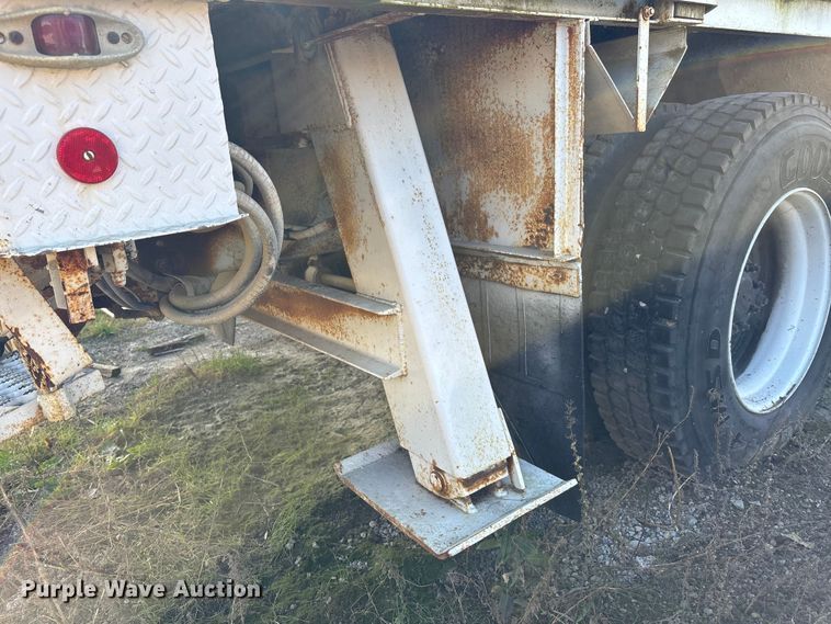 image for item DK0149 1991 GMC C7 crane truck