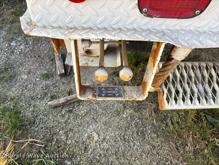 image for item DK0149 1991 GMC C7 crane truck