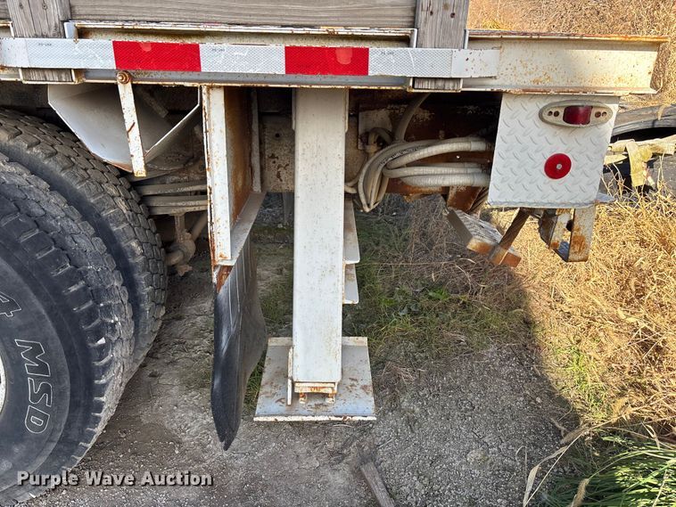 image for item DK0149 1991 GMC C7 crane truck