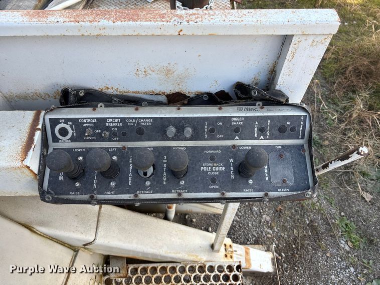 image for item DK0149 1991 GMC C7 crane truck