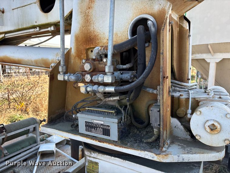 image for item DK0149 1991 GMC C7 crane truck