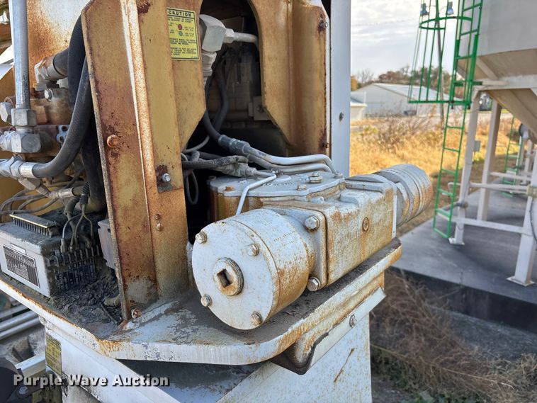 image for item DK0149 1991 GMC C7 crane truck