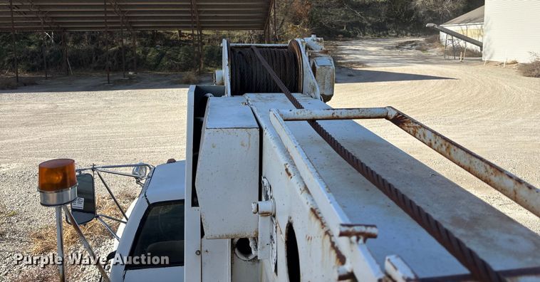 image for item DK0149 1991 GMC C7 crane truck