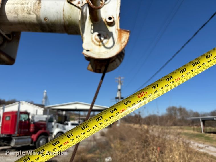 image for item DK0149 1991 GMC C7 crane truck