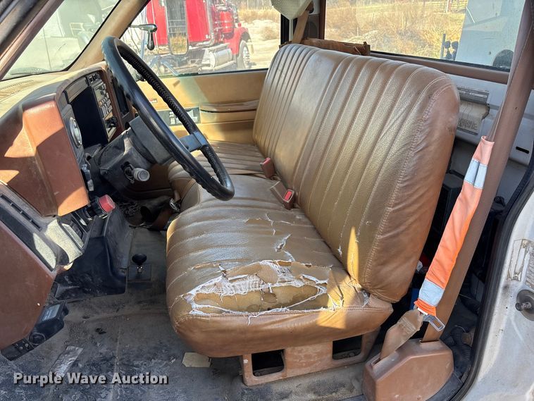 image for item DK0149 1991 GMC C7 crane truck