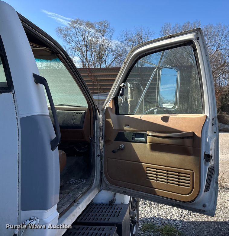 image for item DK0149 1991 GMC C7 crane truck