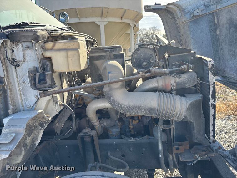 image for item DK0149 1991 GMC C7 crane truck