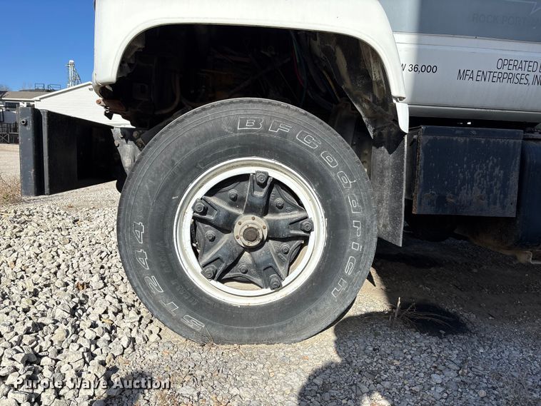 image for item DK0149 1991 GMC C7 crane truck