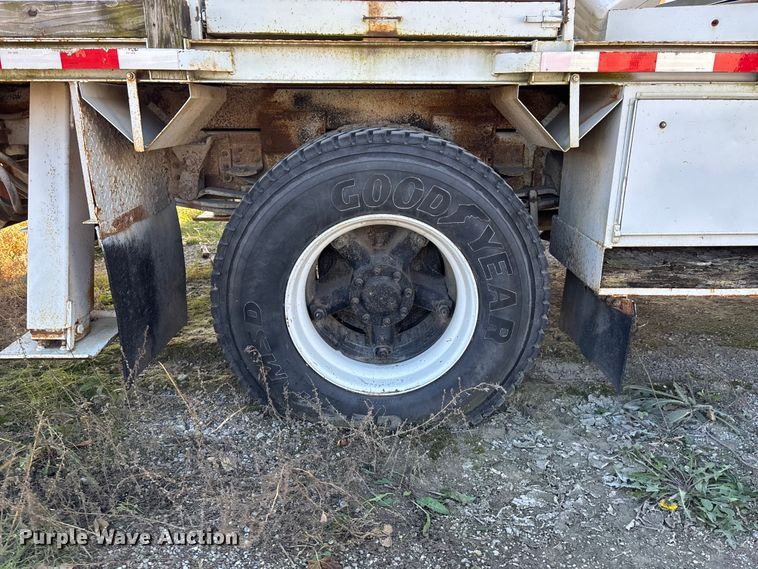 image for item DK0149 1991 GMC C7 crane truck