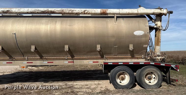 image for item DL0458 2000 Pinson feed delivery trailer