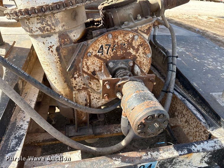 image for item DL0458 2000 Pinson feed delivery trailer