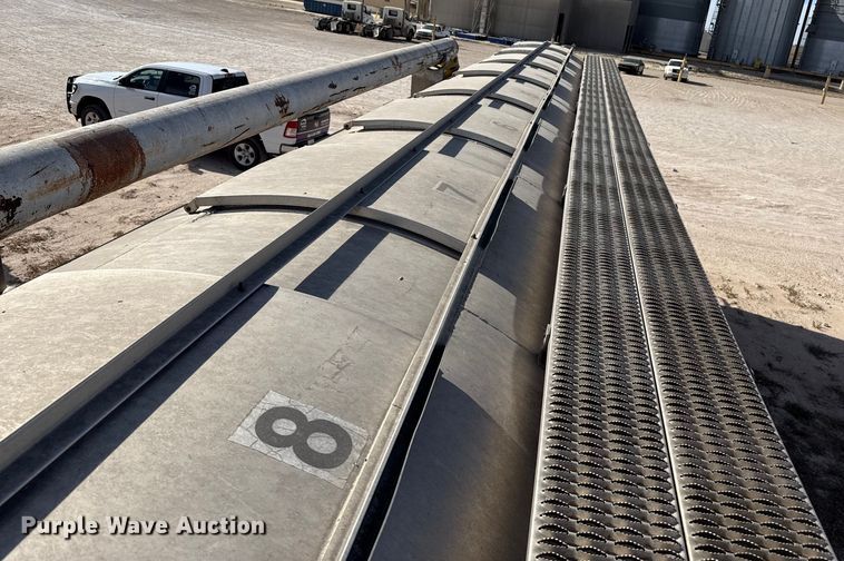 image for item DL0458 2000 Pinson feed delivery trailer