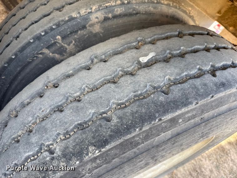 image for item DL0458 2000 Pinson feed delivery trailer