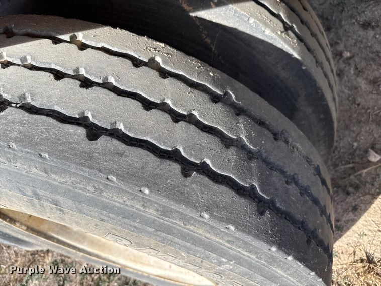 image for item DL0458 2000 Pinson feed delivery trailer