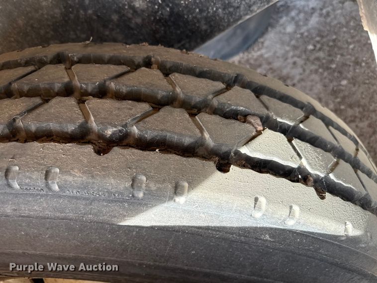 image for item DL0458 2000 Pinson feed delivery trailer