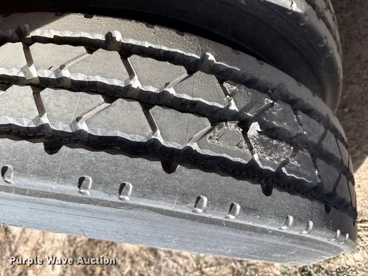 image for item DL0458 2000 Pinson feed delivery trailer