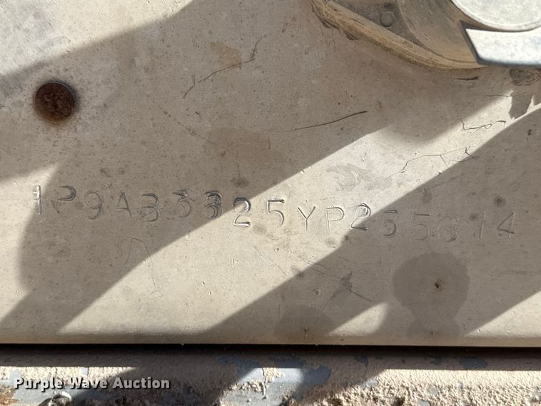 image for item DL0458 2000 Pinson feed delivery trailer