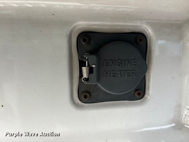 image for item DM1986 2019 Volvo VNR semi truck