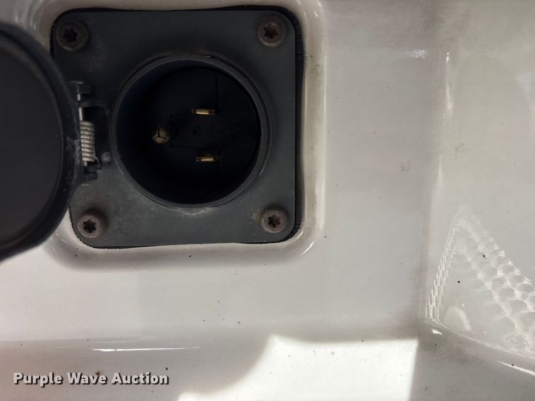 image for item DM1986 2019 Volvo VNR semi truck