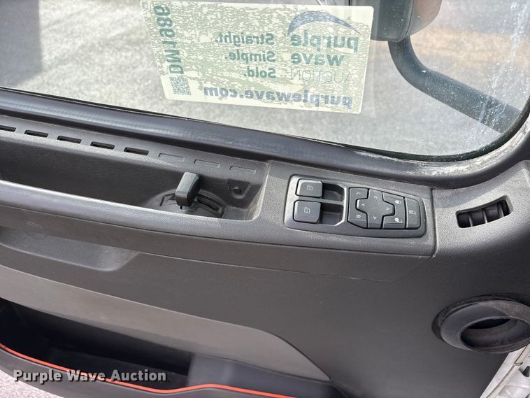 image for item DM1986 2019 Volvo VNR semi truck