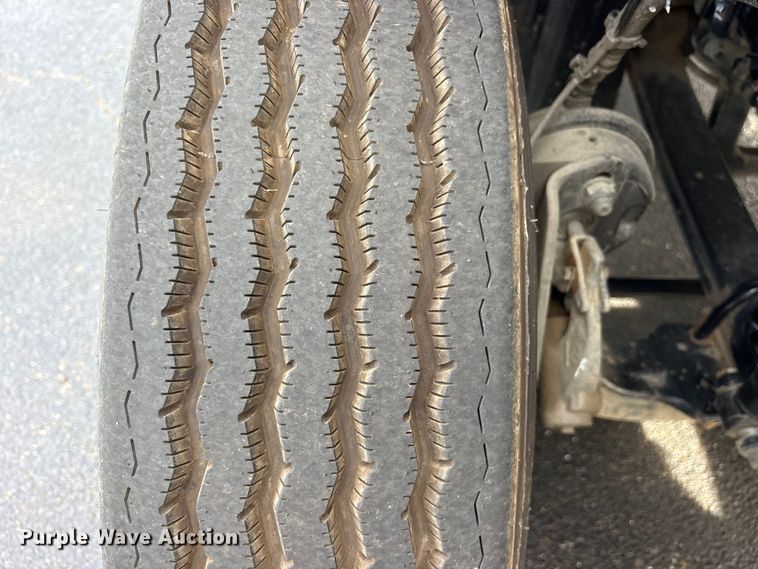 image for item DM1986 2019 Volvo VNR semi truck