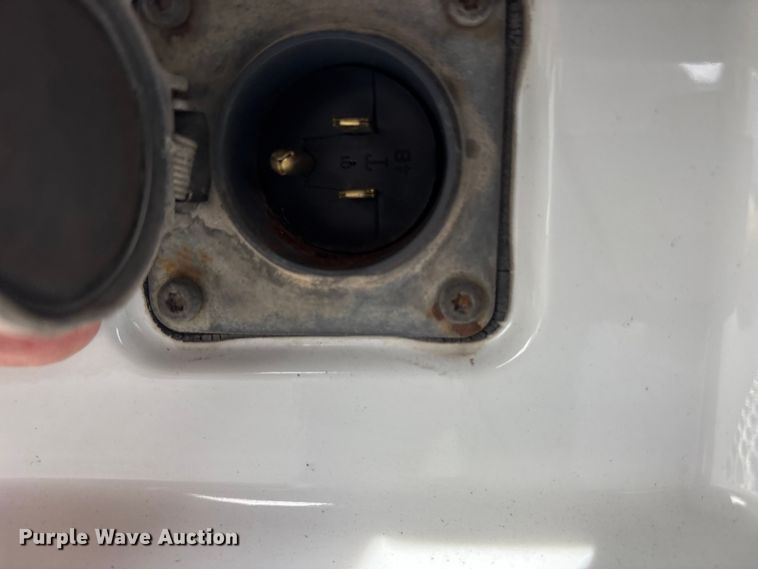 image for item DM1987 2019 Volvo VNR semi truck