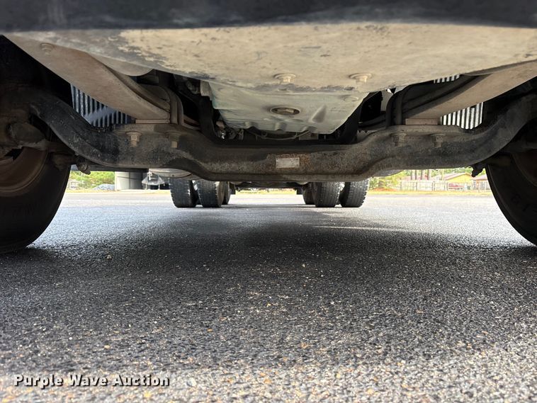 image for item DM1987 2019 Volvo VNR semi truck