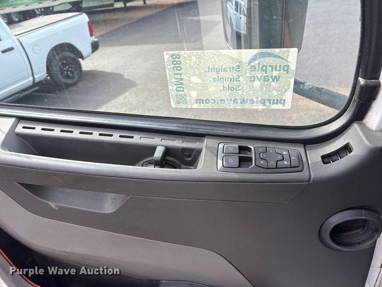 image for item DM1988 2019 Volvo VNR semi truck